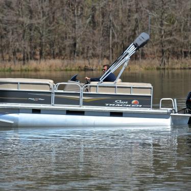2020 Sun Tracker party barge 18 dlx