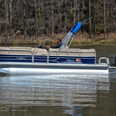 2018 Sun Tracker party barge 20 dlx