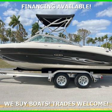 2004 Sea Ray 200 sundeck! only 200 hours!