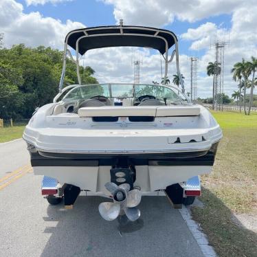 2004 Sea Ray 200 sundeck! only 200 hours!