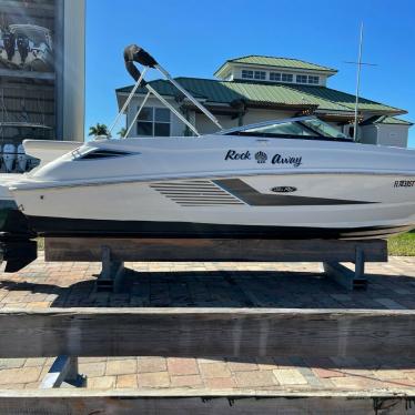 2013 Sea Ray 240 sundeck