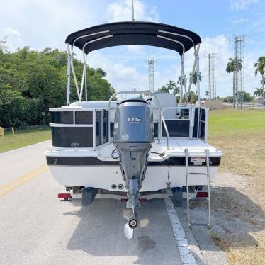 2012 Hurricane 226 fundeck