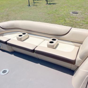 2015 Sun Tracker party barge dlx 22