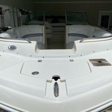 2008 Hurricane sundeck 2200