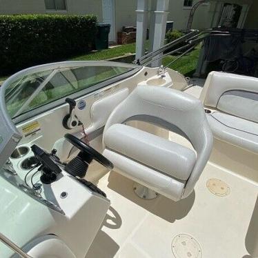 2008 Hurricane sundeck 2200