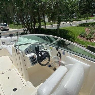 2008 Hurricane sundeck 2200