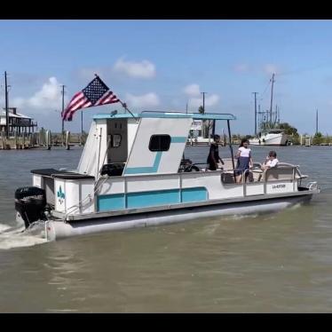 1988 28Ft Pontoon Boat With 90HP Mercury - Walk In Bathroom - Trailer Included 1988