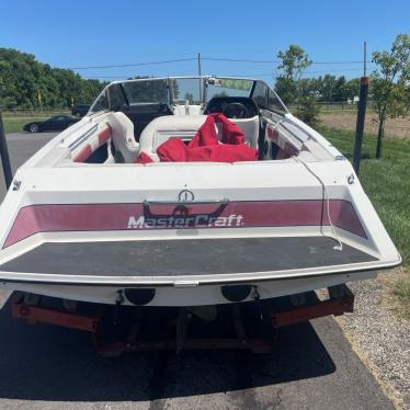 1990 Mastercraft tristar 190