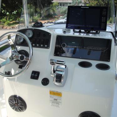 2013 Boston Whaler 190 montauk