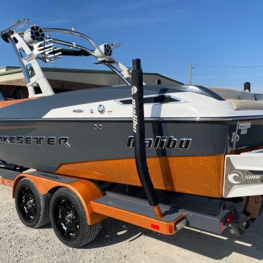 2014 Malibu 23lsv wakesetter