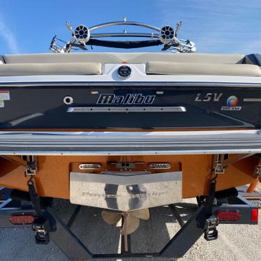 2014 Malibu 23lsv wakesetter