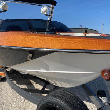 2014 Malibu 23lsv wakesetter