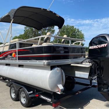 2012 Sun Tracker fishin' barge 22 dlx