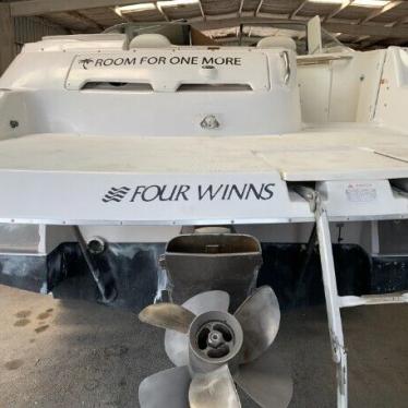 2001 Four Winns funship