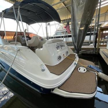 2011 Sea Ray 240 sundancer