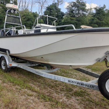 1988 22' BOSTON WHALER 