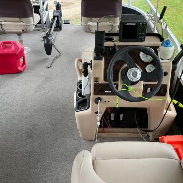 2019 Sun Tracker bass buggy 18 dlx