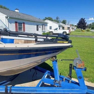 2003 Crestliner 1850 sportfish