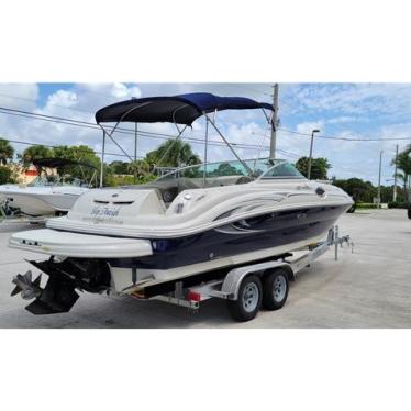 2006 Sea Ray 240 sd