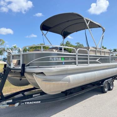 2018 Sun Tracker party barge 22 dlx