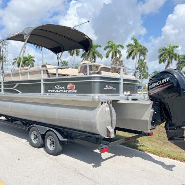 2018 Sun Tracker party barge 22 dlx