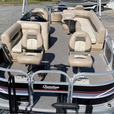 2015 Sun Tracker fishin' barge 20' dlx