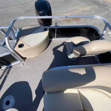 2015 Sun Tracker fishin' barge 20' dlx