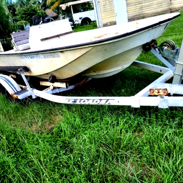 1983 Boston Whaler montauk 17'