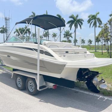 2009 Sea Ray 230 sundeck! low hours!