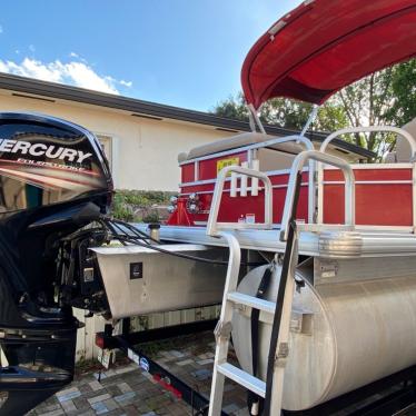 2016 Sun Tracker party barge 20dlx