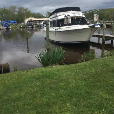 1985 Carver 28ft yachts