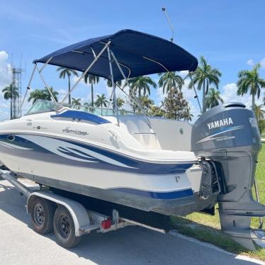 2008 Hurricane sundeck 2400! new upholstery