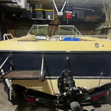 1984 Four Winns marquise 20ft boat