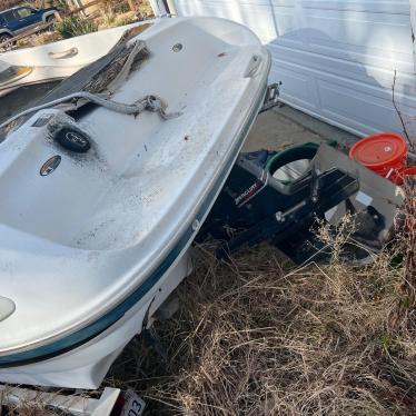 2000 Bayliner 20ft boat