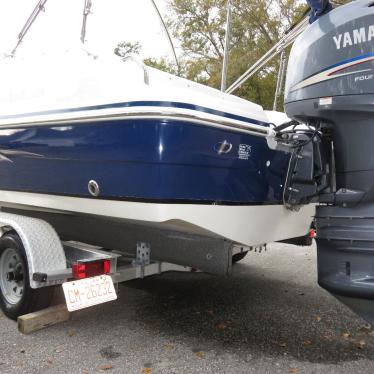 2012 Hurricane 217 sundeck full winshield version. ob