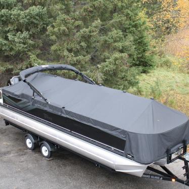 2022 Grand 25 center console