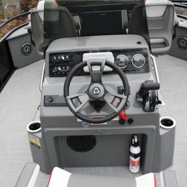 2022 Grand 25 center console