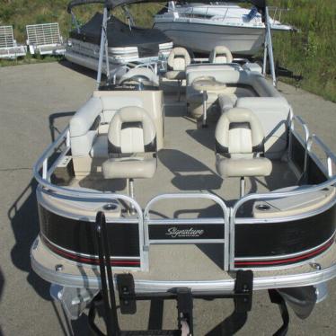2013 Sun Tracker 24 fishin barge dlx