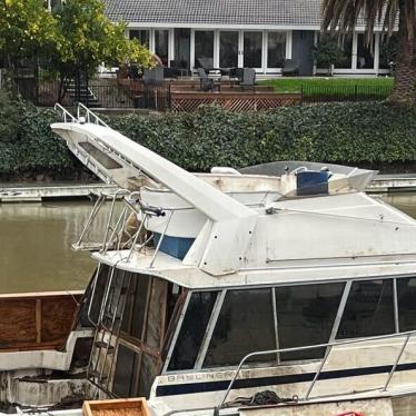 1986 Bayliner 32ft boat