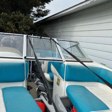 1993 Glastron boat