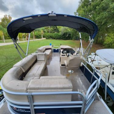 2019 Sun Tracker party barge dlx
