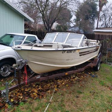 1982 Starcraft 17ft boat