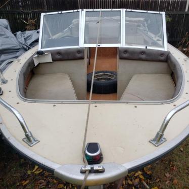 1982 Starcraft 17ft boat