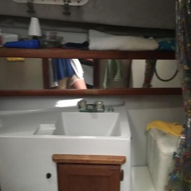 1987 Bayliner 32ft boat