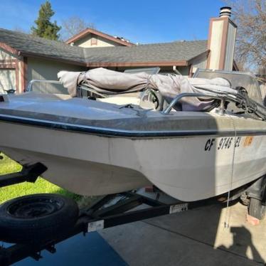 1970 Glastron 16ft boat