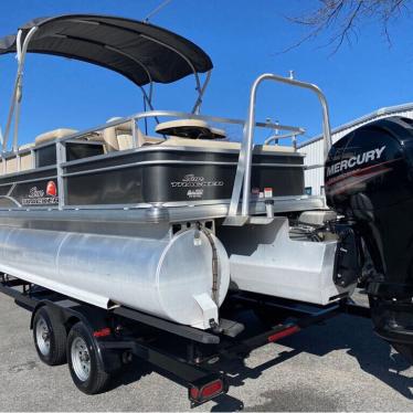 2016 Sun Tracker fishin' barge 22 xp3 tritoon