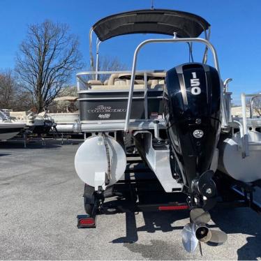 2016 Sun Tracker fishin' barge 22 xp3 tritoon