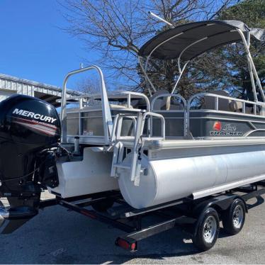 2016 Sun Tracker fishin' barge 22 xp3 tritoon