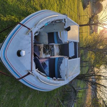 1988 Bayliner capri 19ft boat