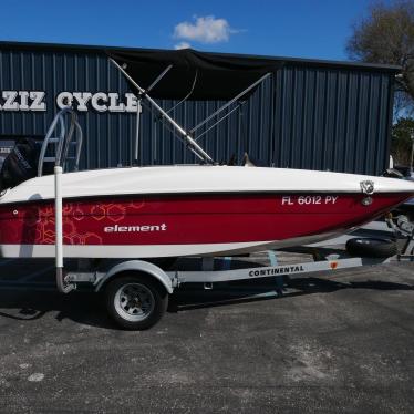 2015 Bayliner element e16